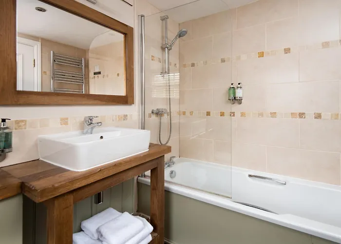 Inn The King's Head - The Collection Group 3*